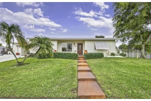 1610 Crest Drive, Lake Worth, FL 33461 - MLS#R11157108