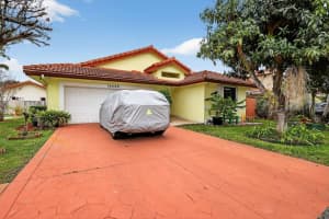 19065 85th Court, Hialeah, FL 33015 - MLS#R11157153