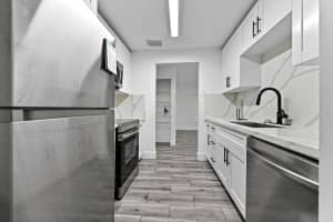 1390 Summit Run Circle, West Palm Beach, FL 33415 - MLS#R11157443