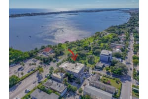 129 Golfview Road, Lake Worth Beach, FL 33460 - MLS#R11157620