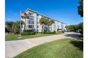 2333 Indian River Boulevard, Vero Beach, FL 32960 - MLS#R11157674