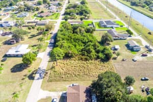 1805 Barcelona Avenue, Fort Pierce, FL 34946 - MLS#R11158199