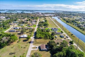 1805 Barcelona Avenue, Fort Pierce, FL 34946 - MLS#R11158199
