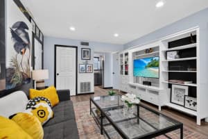 124 Lake Evelyn Drive, West Palm Beach, FL 33411 - MLS#R11158211