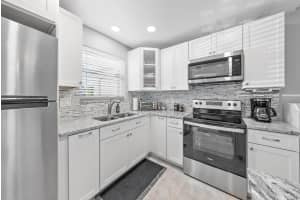 725 Lori Drive, Palm Springs, FL 33461 - MLS#R11158274