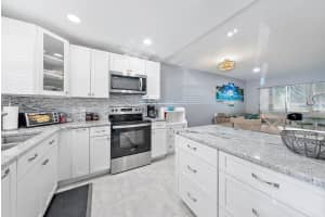 725 Lori Drive, Palm Springs, FL 33461 - MLS#R11158274