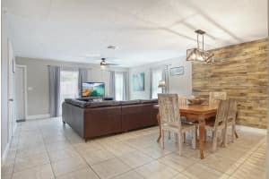 1002 Avenue E E, Fort Pierce, FL 34950, Fort Pierce, FL 34950 - MLS#R11158446