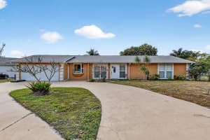 331 Camelot Drive, Port Saint Lucie, FL 34983 - MLS#R11158520