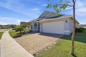 425 Seafoam Circle, Fort Pierce, FL 34945 - MLS#R11158525