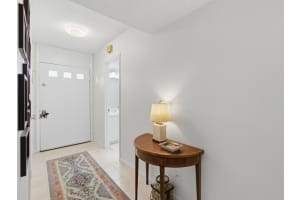 2520 Presidential Way, West Palm Beach, FL 33401 - MLS#R11158557