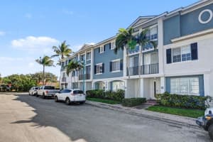 350 Ne 3rd Street 3-d, Delray Beach, Fl 33444, Delray Beach