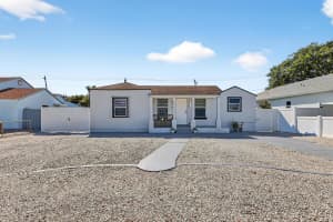 836 Ridgewood Drive, West Palm Beach, FL 33405 - MLS#R11158770