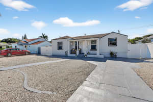 836 Ridgewood Drive, West Palm Beach, FL 33405 - MLS#R11158770