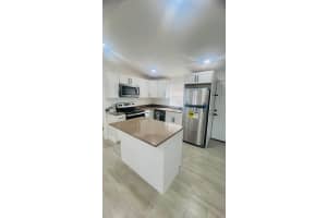 2360 Nw 2nd Street Street, Pompano Beach, FL 33069 - MLS#R11158777