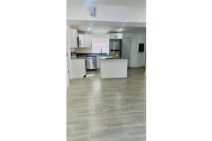 2360 Nw 2nd Street Street, Pompano Beach, FL 33069 - MLS#R11158777