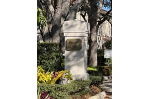 37 Tall Oaks Circle, Tequesta, FL 33469 - MLS#R11158869