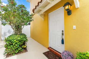 37 Tall Oaks Circle, Tequesta, FL 33469 - MLS#R11158869