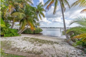 720 Dixie Highway, Lantana, FL 33462 - MLS#R11158870