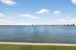 100 Shore Court, North Palm Beach, FL 33408 - MLS#R11158899