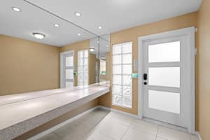 2435 Presidential Way, West Palm Beach, FL 33401 - MLS#R11158909