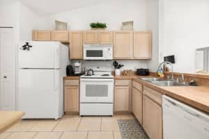 128 Pine Cone Drive, Davenport, FL 33897 - MLS#R11158928