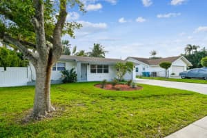 702 10th Avenue, Boynton Beach, FL 33435 - MLS#R11158985