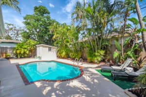 705 Colonial Road, West Palm Beach, FL 33405 - MLS#R11158993