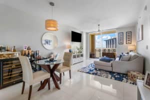 550 Okeechobee Boulevard, West Palm Beach, FL 33401 - MLS#R11159097