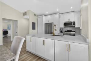 516 Club Drive, Palm Beach Gardens, FL 33418 - MLS#R11159106