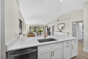 516 Club Drive, Palm Beach Gardens, FL 33418 - MLS#R11159106