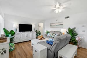 302 Knotty Pine Circle, Greenacres, FL 33463 - MLS#R11159188