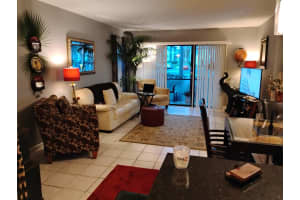 1013 Green Pine Boulevard, West Palm Beach, FL 33409 - MLS#R11159238