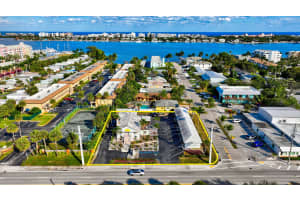 704 N Dixie Highway, Lantana, Fl 33462 Lantana, FL 33462 - Off Market