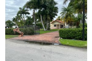 7445 Augusta Drive, Hialeah, FL 33015 - MLS#R11159646