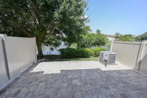 297 Lake Monterey Circle, Boynton Beach, FL 33426 - MLS#R11159950