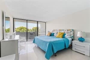 1830 Embassy Drive, West Palm Beach, FL 33401 - MLS#R11160077