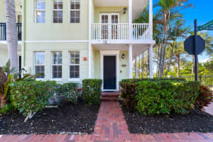 1002 Heritage Club Circle, Delray Beach, FL 33483 - MLS#R11160233