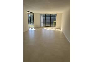 5250 Woodland Lakes Drive, Palm Beach Gardens, FL 33418 - MLS#R11160260