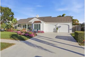 61 Pine Hill Trail, Tequesta, FL 33469 - MLS#R11160547