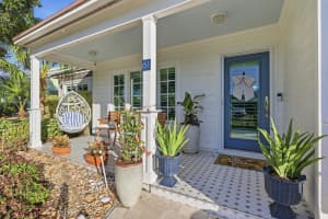 61 Pine Hill Trail, Tequesta, FL 33469 - MLS#R11160547