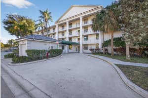 3716 Whitehall Drive 203, West Palm Beach, Fl 33401, West Palm Beach