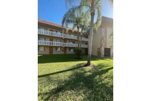 600 Village Green Court, Palm Springs, FL 33461 - MLS#R11160813