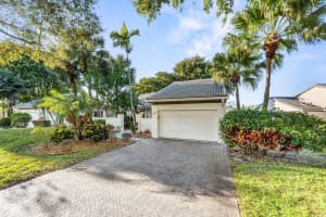 37 Clubhouse Lane, Boynton Beach, FL 33436 - MLS#R11160950