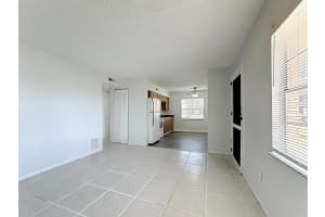 694 Michigan Court, St Cloud, FL 34769 - MLS#R11161054