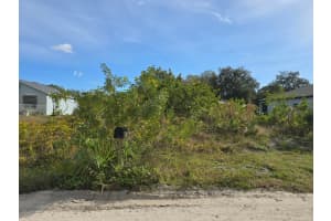 8016 104th Court, Vero Beach, FL 32967 - MLS#R11161187