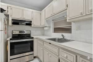 5111 Oakland Park Boulevard, Lauderdale Lakes, FL 33313 - MLS#R11161253