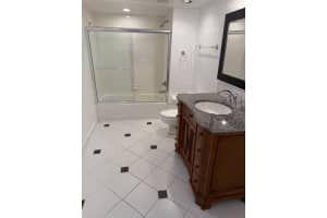 896 Federal Highway, Lantana, FL 33462 - MLS#R11161260