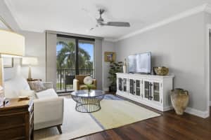 651 Okeechobee Boulevard, West Palm Beach, FL 33401 - MLS#R11161306