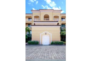 22 Harbour Isle Drive, Fort Pierce, FL 34949 - MLS#R11161601