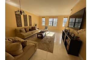 663 Hibiscus Street, West Palm Beach, FL 33401 - MLS#R11161887